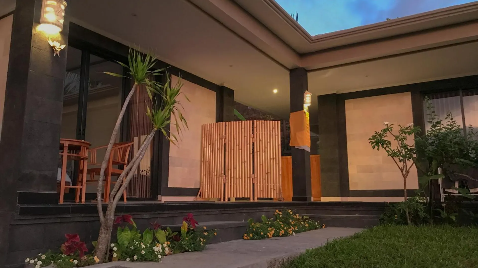 Heri House Ubud 0*,  Indonézia